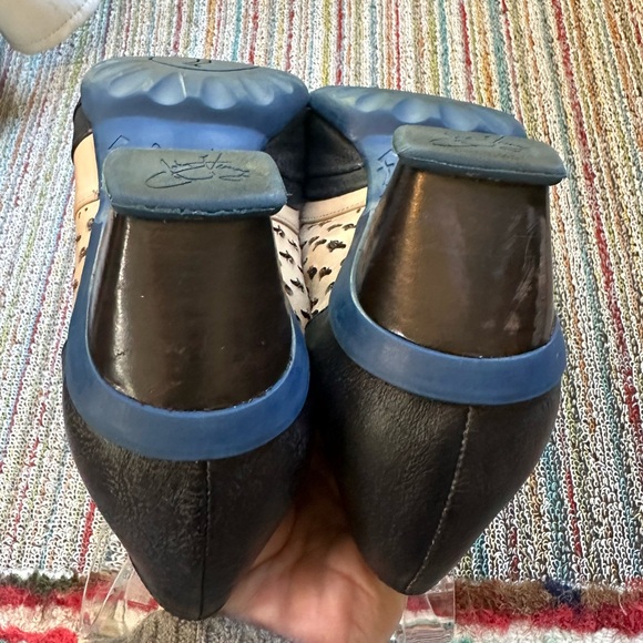 Fluevog NEARLY NEW Hopes Promise navy/cream lace up heels w/ F cutouts - 7.5/8 - Picture 12 of 16